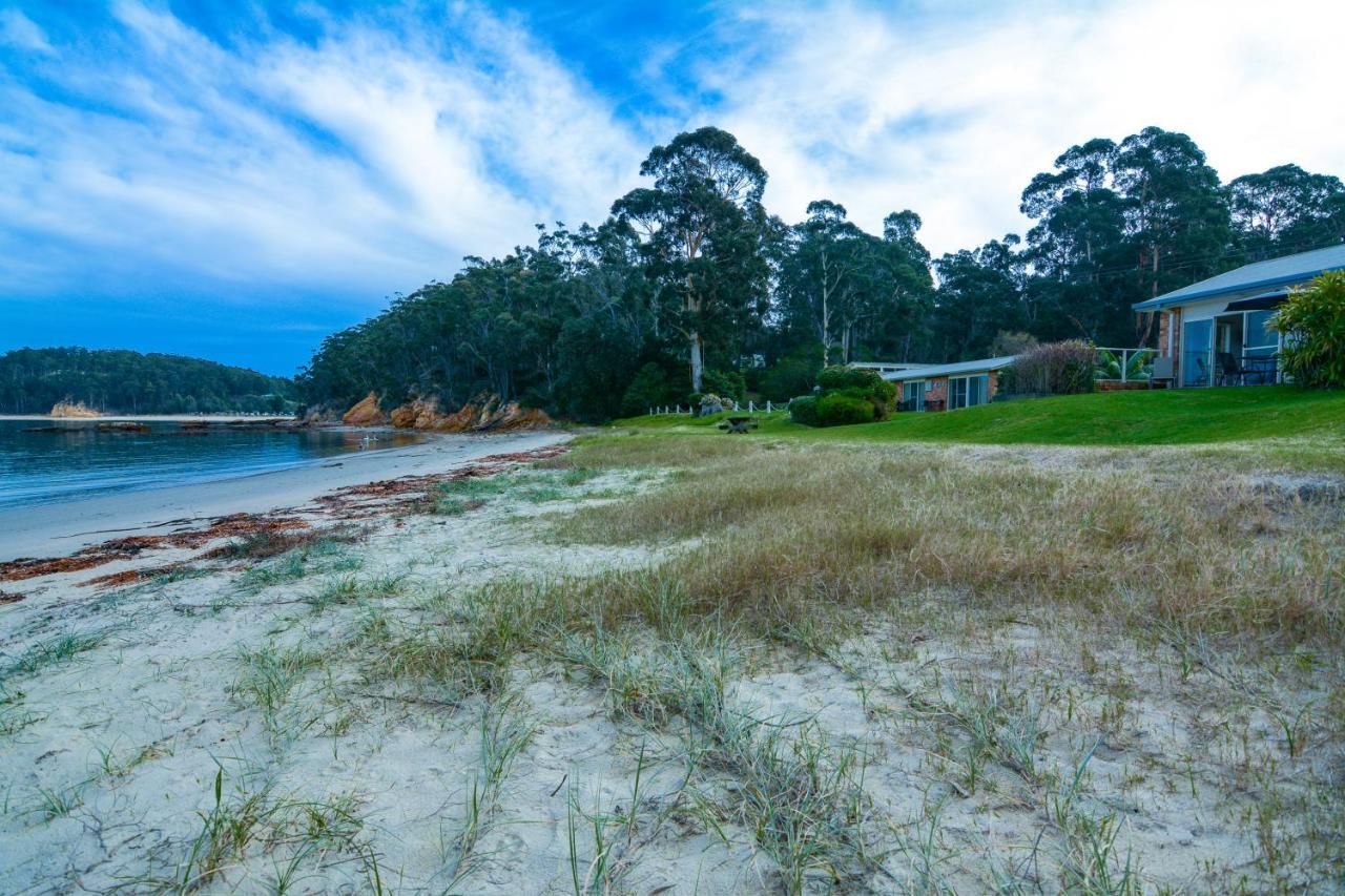 Quarantine Bay Beach Cottages Eden Bagian luar foto