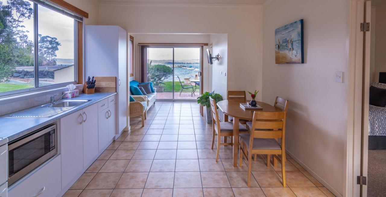 Quarantine Bay Beach Cottages Eden Bagian luar foto