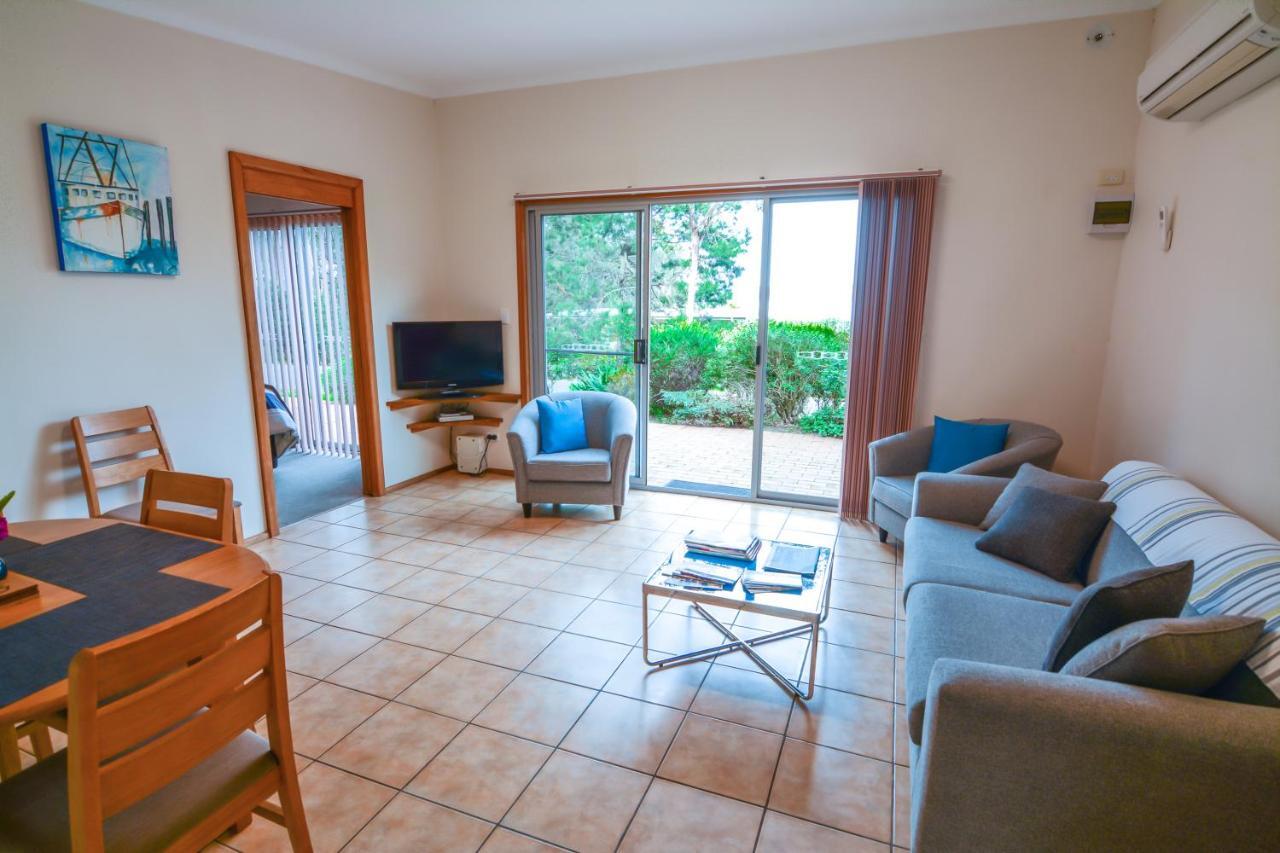 Quarantine Bay Beach Cottages Eden Bagian luar foto